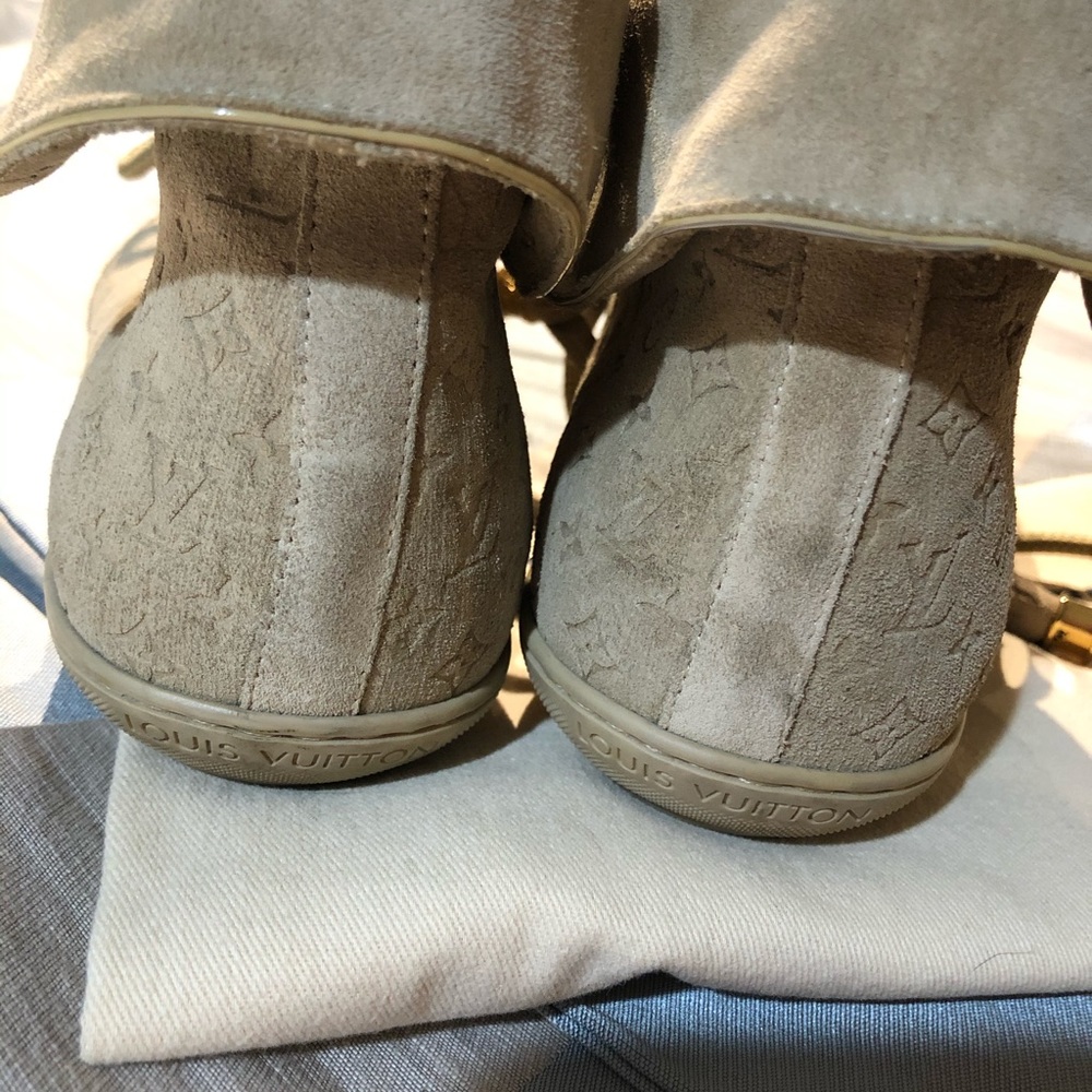 Louis Vuitton Tan suede high top sneakers - Picture 7 of 8